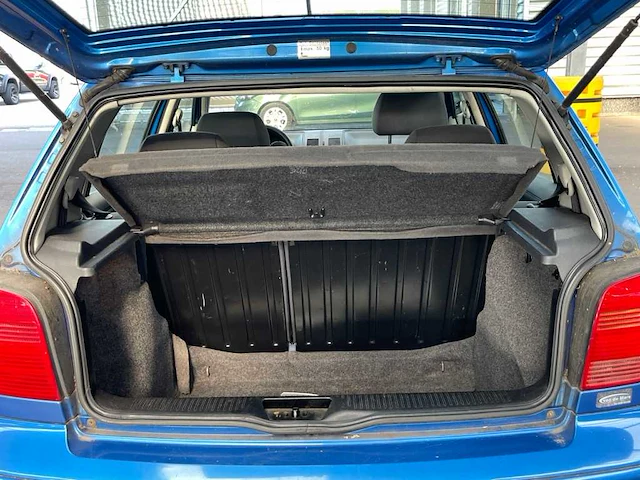 Volkswagen polo 1.4-16v trendline 2001 | 76-hh-zs - afbeelding 6 van  15