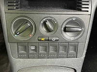 Volkswagen polo 1.4-16v trendline 2001 | 76-hh-zs - afbeelding 14 van  15