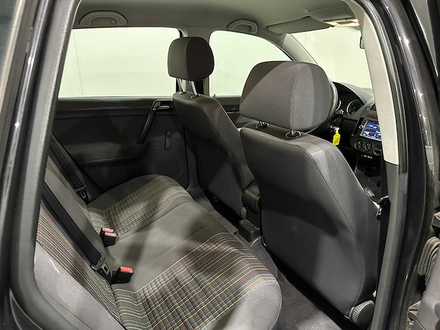 Volkswagen polo 1.4-16v turijn 37-rv-nb - afbeelding 4 van  19