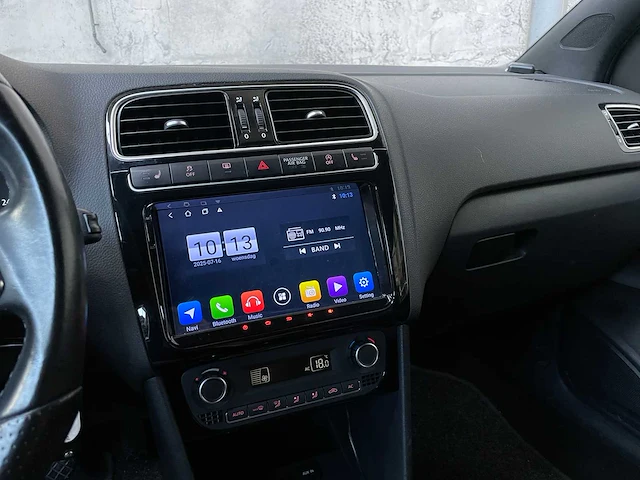 Volkswagen polo 1.4 tsi bluegt (wrc livery) 140pk 2013, ph-445-x - afbeelding 17 van  34