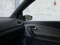 Volkswagen polo 1.4 tsi bluegt (wrc livery) 140pk 2013, ph-445-x - afbeelding 18 van  34