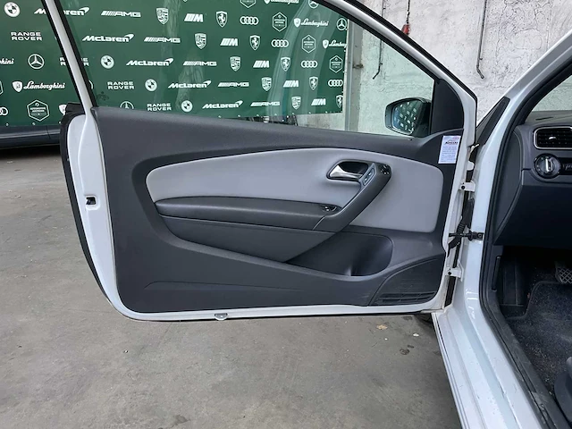 Volkswagen polo 1.4 tsi bluegt (wrc livery) 140pk 2013, ph-445-x - afbeelding 19 van  34