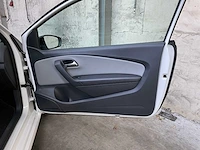 Volkswagen polo 1.4 tsi bluegt (wrc livery) 140pk 2013, ph-445-x - afbeelding 21 van  34