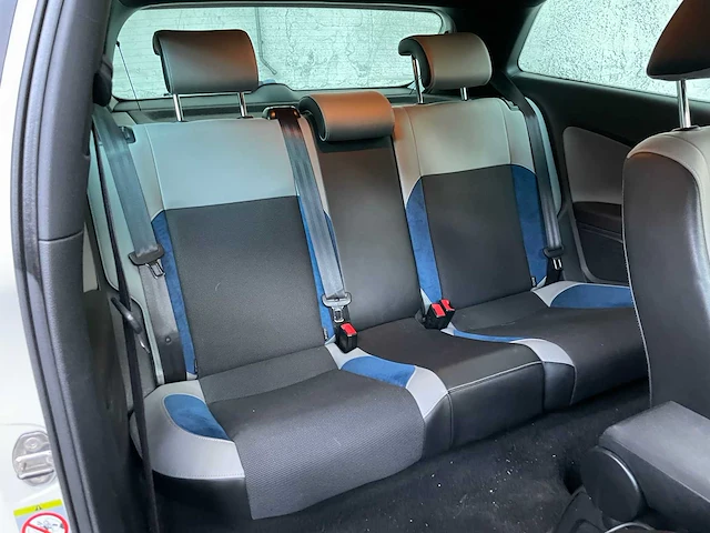 Volkswagen polo 1.4 tsi bluegt (wrc livery) 140pk 2013, ph-445-x - afbeelding 26 van  34