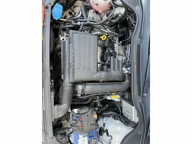 Volkswagen polo 1.4 tsi bluegt (wrc livery) 140pk 2013, ph-445-x - afbeelding 27 van  34