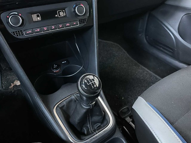 Volkswagen polo 1.4 tsi bluegt (wrc livery) 140pk 2013, ph-445-x - afbeelding 16 van  34