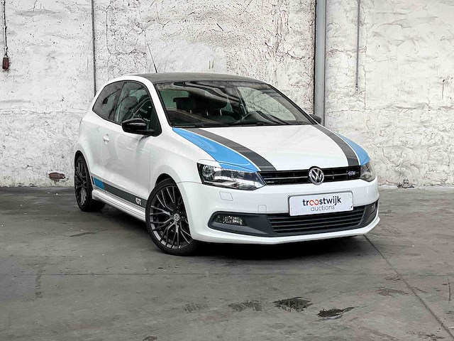 Volkswagen polo 1.4 tsi bluegt (wrc livery) 140pk 2013, ph-445-x - afbeelding 32 van  34