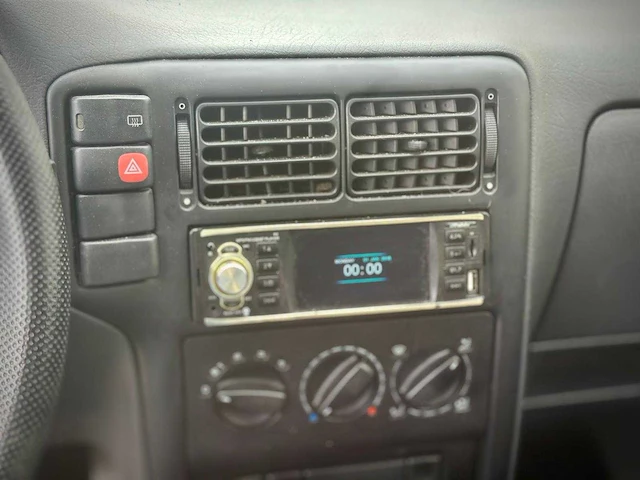 Volkswagen polo 1.6 automaat , sp-rx-43 - afbeelding 13 van  13