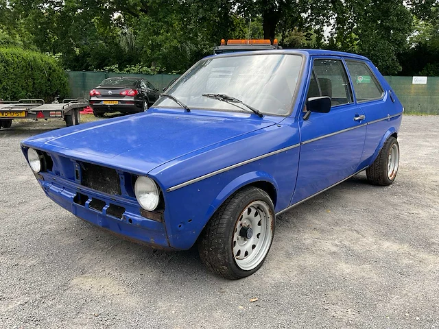 Volkswagen polo 1f oldtimer auto - afbeelding 1 van  43
