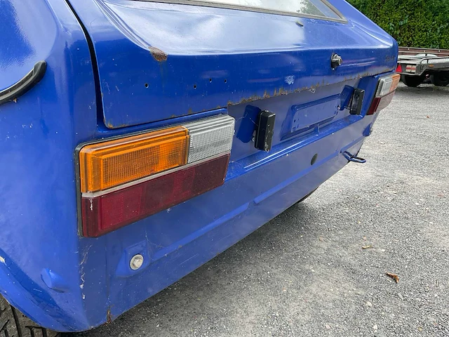Volkswagen polo 1f oldtimer auto - afbeelding 16 van  43