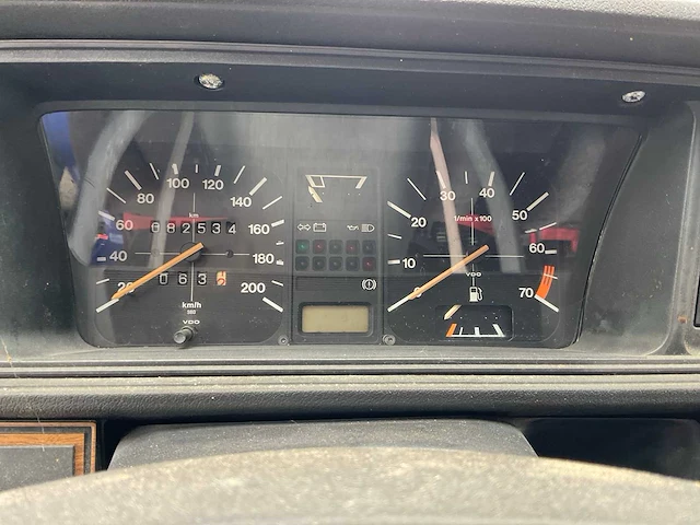 Volkswagen polo 1f oldtimer auto - afbeelding 29 van  43
