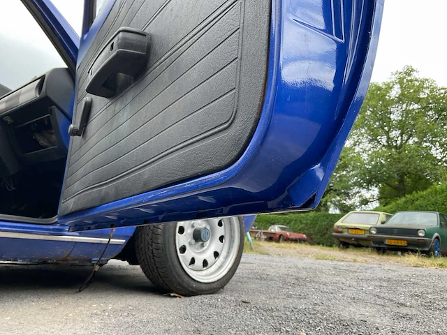Volkswagen polo 1f oldtimer auto - afbeelding 36 van  43