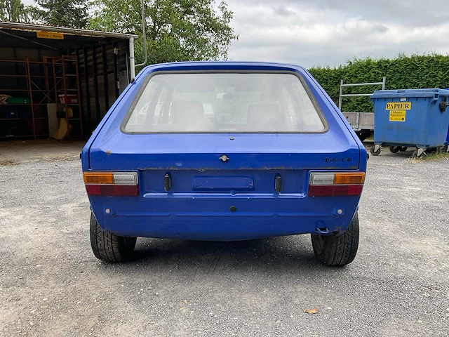 Volkswagen polo 1f oldtimer auto - afbeelding 34 van  43