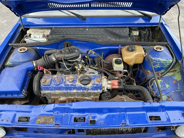 Volkswagen polo 1f oldtimer auto - afbeelding 42 van  43