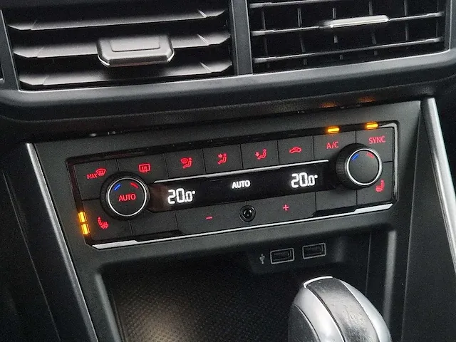 Volkswagen polo 2.0 tsi gti | r-612-nr - afbeelding 34 van  43