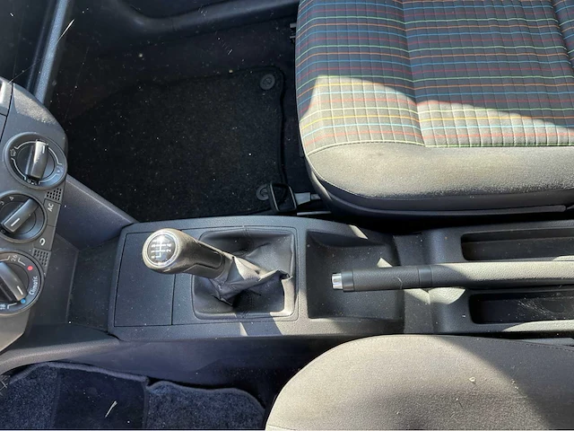 Volkswagen polo 2005 benzine - afbeelding 9 van  37