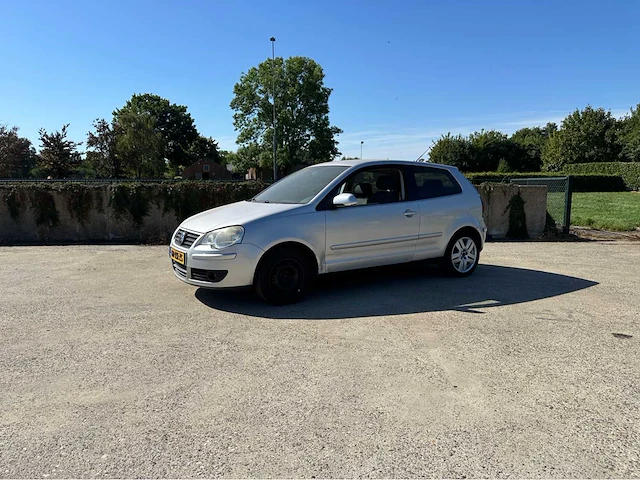 Volkswagen polo 2005 benzine - afbeelding 1 van  37