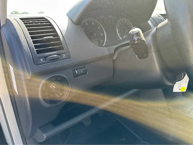 Volkswagen polo 2005 benzine - afbeelding 17 van  37
