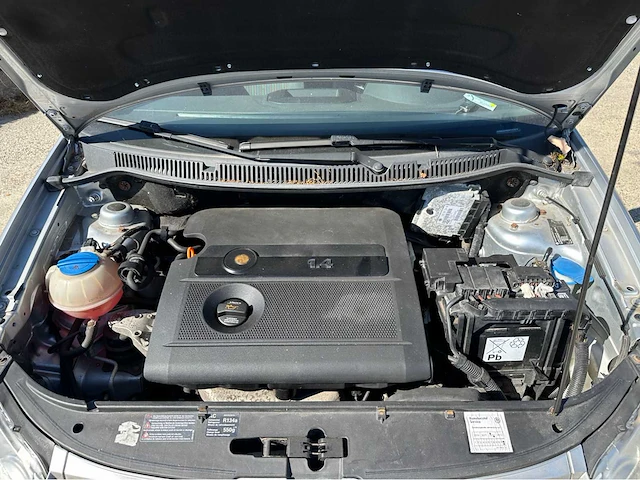 Volkswagen polo 2005 benzine - afbeelding 24 van  37