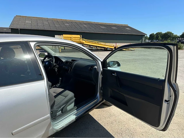 Volkswagen polo 2005 benzine - afbeelding 29 van  37