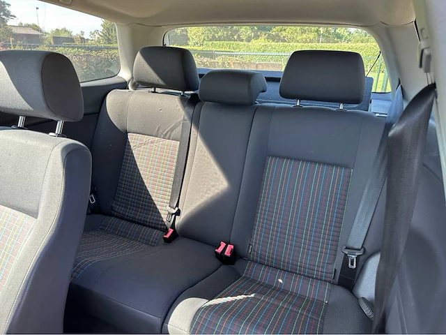 Volkswagen polo 2005 benzine - afbeelding 36 van  37