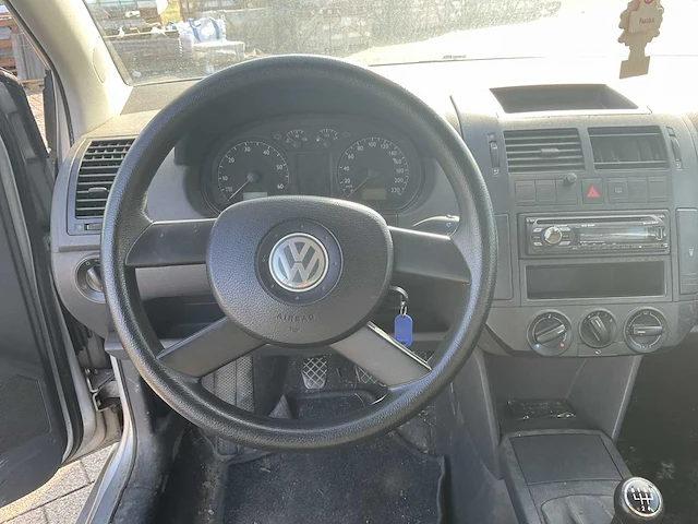 Volkswagen polo auto - afbeelding 13 van  23