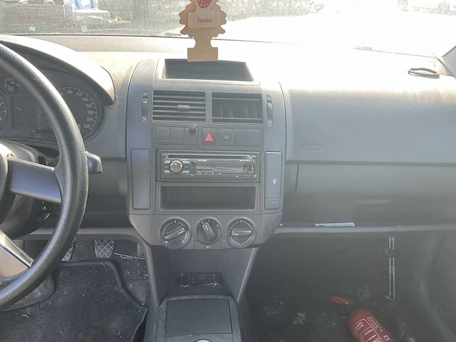 Volkswagen polo auto - afbeelding 14 van  23
