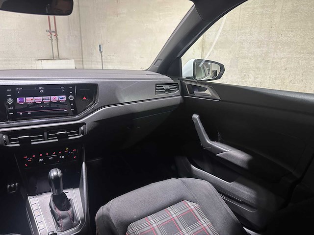 Volkswagen polo gti 2.0 tsi 200pk 2019, h-753-zl - afbeelding 17 van  43
