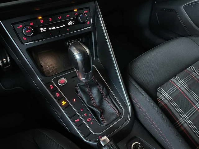 Volkswagen polo gti 2.0 tsi 200pk 2019, p-213-jn - afbeelding 21 van  45