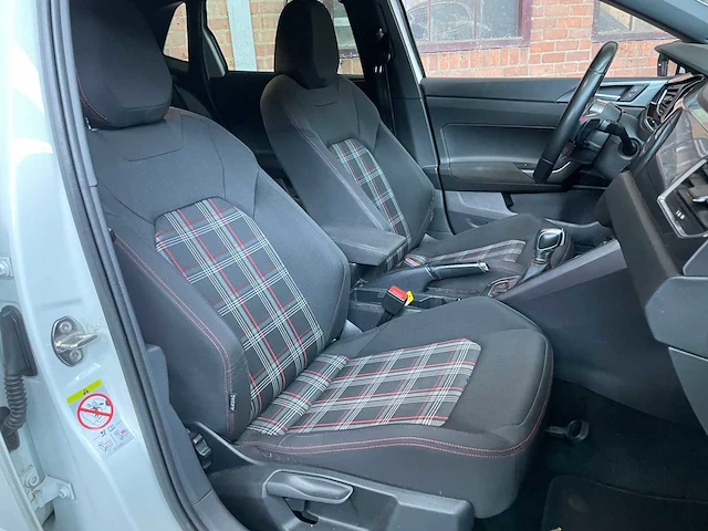 Volkswagen polo gti 2.0 tsi 200pk 2019, p-213-jn - afbeelding 37 van  45