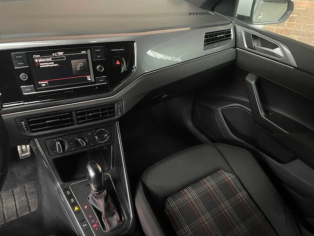 Volkswagen polo gti 2.0 tsi 200pk 2020, x-677-zr - afbeelding 10 van  32