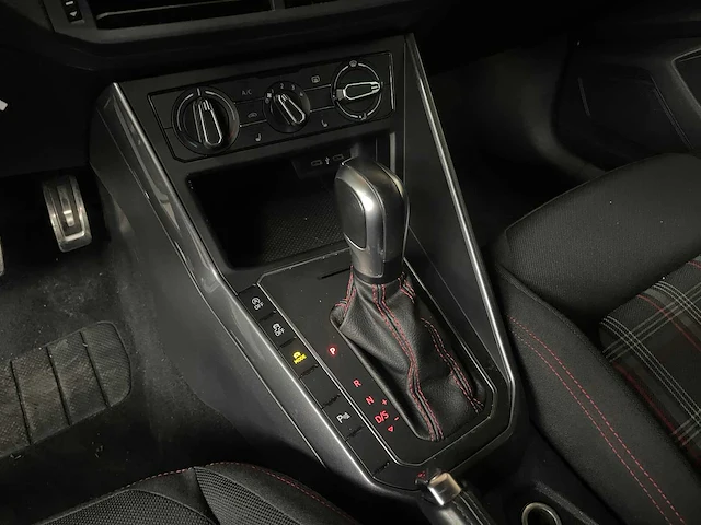 Volkswagen polo gti 2.0 tsi 200pk 2020, x-677-zr - afbeelding 13 van  32