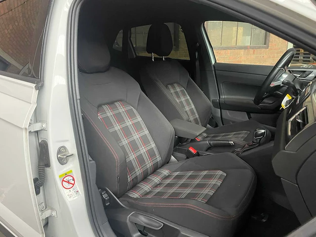 Volkswagen polo gti 2.0 tsi 200pk 2020, x-677-zr - afbeelding 26 van  32