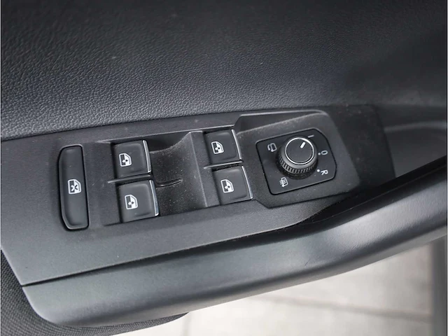 Volkswagen polo gti 2.0 tsi 200pk automaat 2019 panodak keyless camera adaptive led dodehoek carplay stoelverwarming - afbeelding 20 van  42