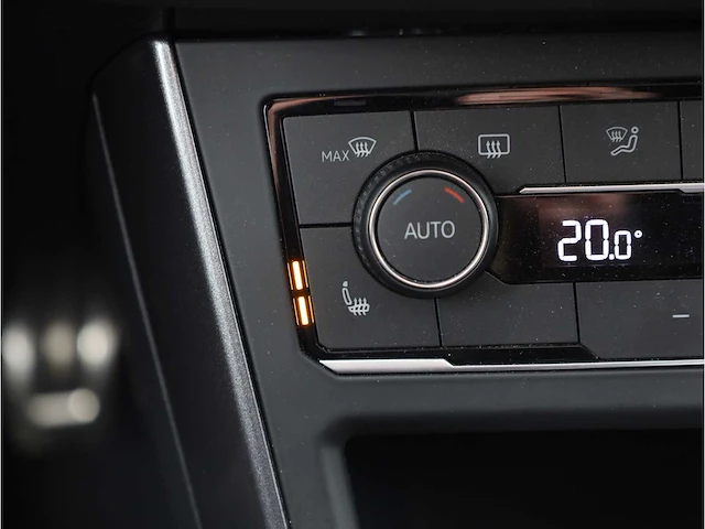 Volkswagen polo gti 2.0 tsi 200pk automaat 2019 panodak keyless camera adaptive led dodehoek carplay stoelverwarming - afbeelding 26 van  42