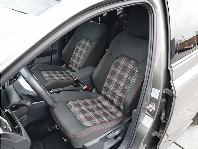 Volkswagen polo gti 2.0 tsi 200pk automaat 2019 panodak keyless camera adaptive led dodehoek carplay stoelverwarming - afbeelding 5 van  42