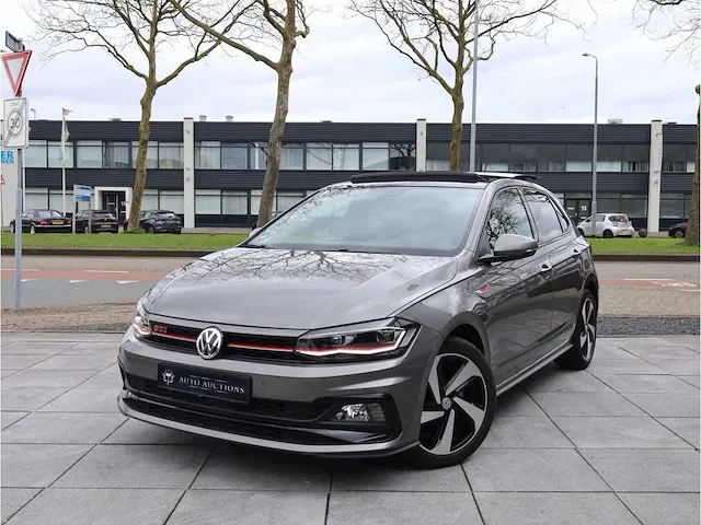 Volkswagen polo gti 2.0 tsi 200pk automaat 2019 panodak keyless camera adaptive led dodehoek carplay stoelverwarming - afbeelding 1 van  42