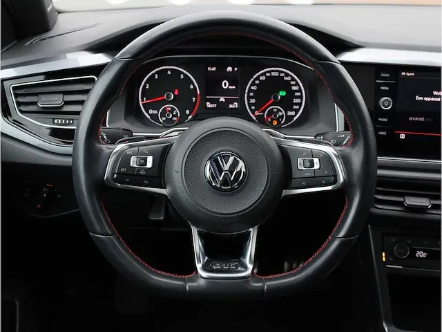 Volkswagen polo gti 2.0 tsi 200pk automaat 2019 panodak keyless camera adaptive led dodehoek carplay stoelverwarming - afbeelding 13 van  42