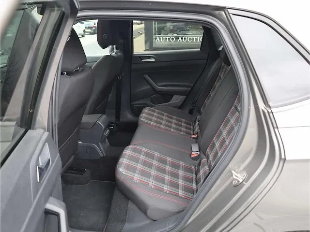 Volkswagen polo gti 2.0 tsi 200pk automaat 2019 panodak keyless camera adaptive led dodehoek carplay stoelverwarming - afbeelding 24 van  42