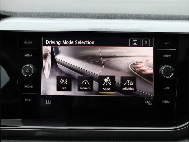 Volkswagen polo gti 2.0 tsi 200pk automaat 2019 panodak keyless camera adaptive led dodehoek carplay stoelverwarming - afbeelding 28 van  42