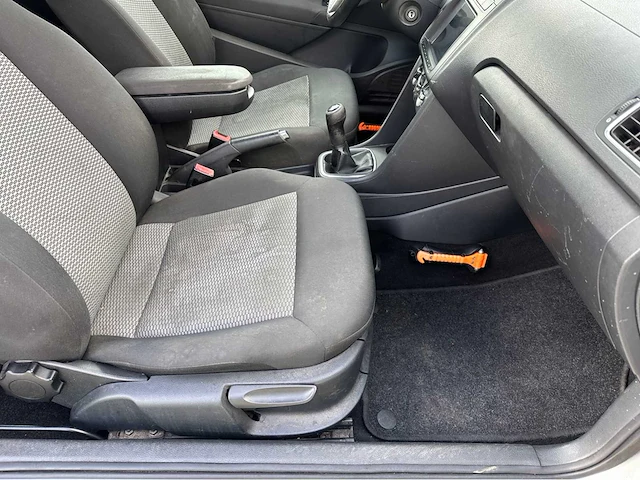Volkswagen polo personenauto 2012 - afbeelding 3 van  33