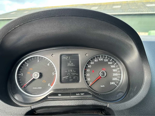 Volkswagen polo personenauto 2012 - afbeelding 13 van  33