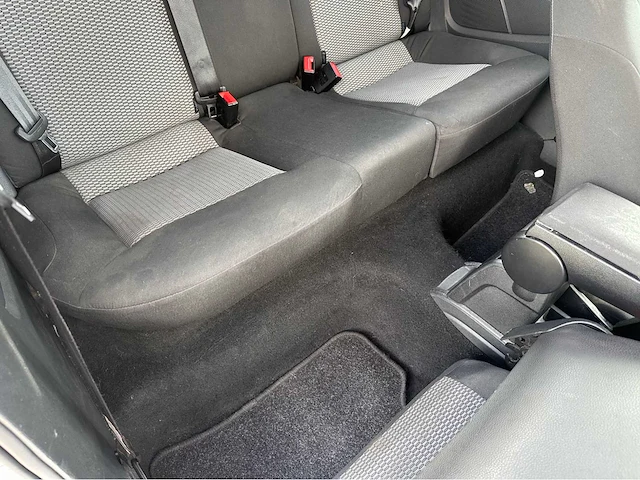 Volkswagen polo personenauto 2012 - afbeelding 21 van  33