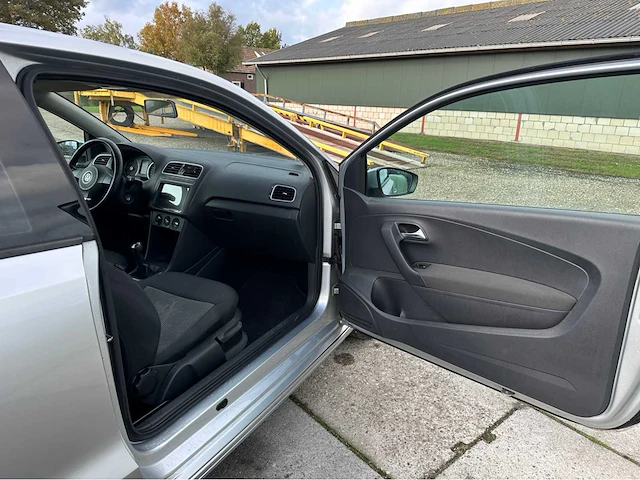 Volkswagen polo personenauto 2012 - afbeelding 31 van  33