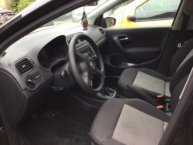 Volkswagen polo personenauto - afbeelding 10 van  14