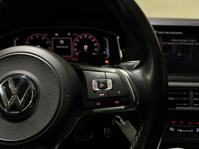 Volkswagen polo r-line 1.5 tsi highline business r 150pk 2020, g-905-xr - afbeelding 17 van  43