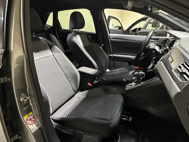 Volkswagen polo r-line 1.5 tsi highline business r 150pk 2020, g-905-xr - afbeelding 33 van  43