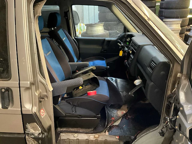 Volkswagen syncro multivan gl 2.5i - afbeelding 11 van  28