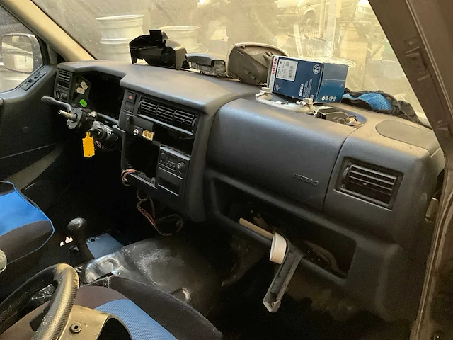 Volkswagen syncro multivan gl 2.5i - afbeelding 14 van  28