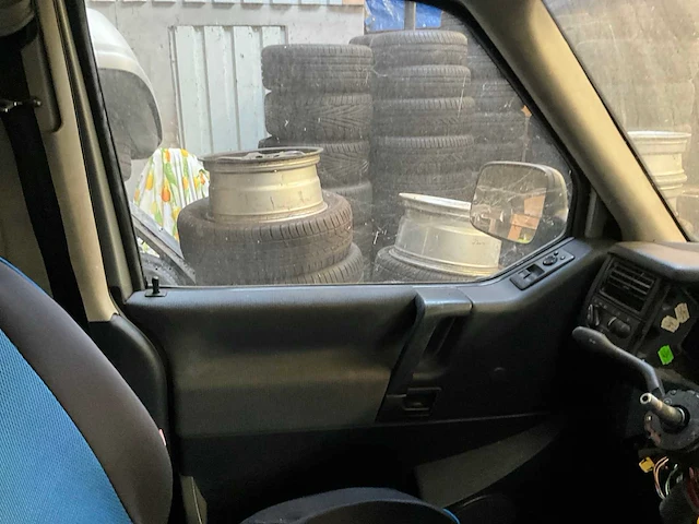 Volkswagen syncro multivan gl 2.5i - afbeelding 18 van  28
